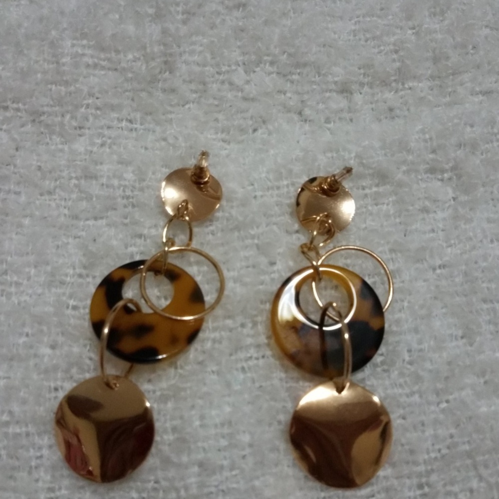 Earings - Picture 3 of 4